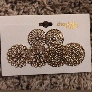 NEW pack of gold stud earrings